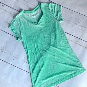 Savvy thin vneck green top